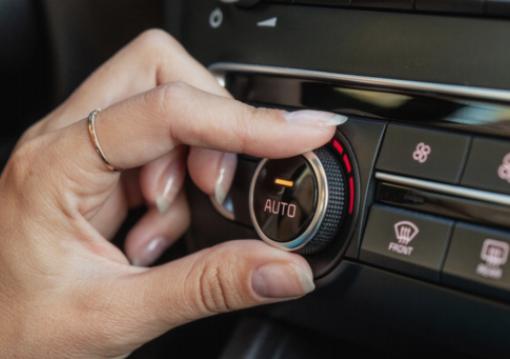 Não ignore estes 5 sons incomuns provenientes da unidade de ar condicionado do seu carro