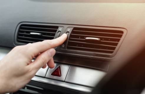 O custo de ignorar problemas com o termostato do ar condicionado do seu carro