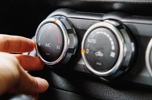 Por que a manutenção adequada dos controles de ar condicionado é essencial para o seu carro