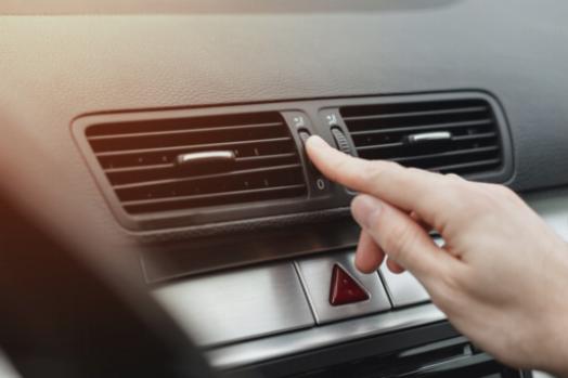 Por que o sistema de ar condicionado do seu carro pode estar fazendo barulho de assobio e como consertá-lo